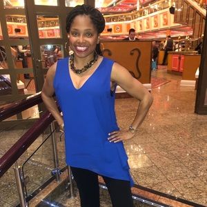 Meet your Posher, Isaka